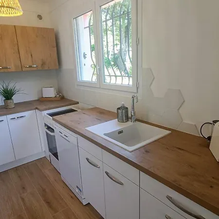 Apartment Beau Rez-de-jardin A Boulouris