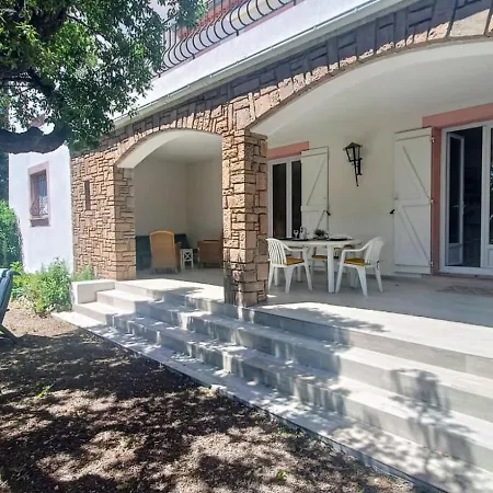 Beau Rez-de-jardin A Boulouris